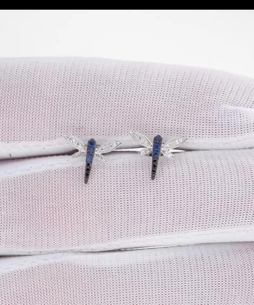 Balto aukso auskarai su safyrais, juodaisiais deimantais ir deimantais