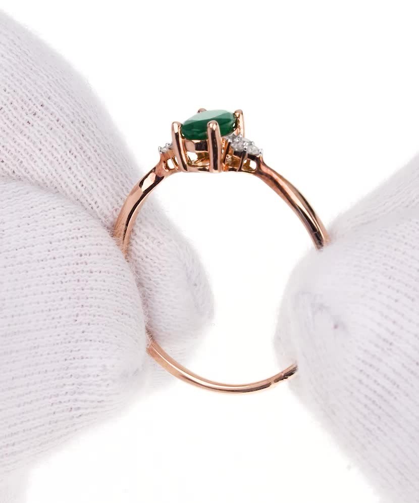 Auksinis žiedas su smaragdu ir briliantais  - Goldinga