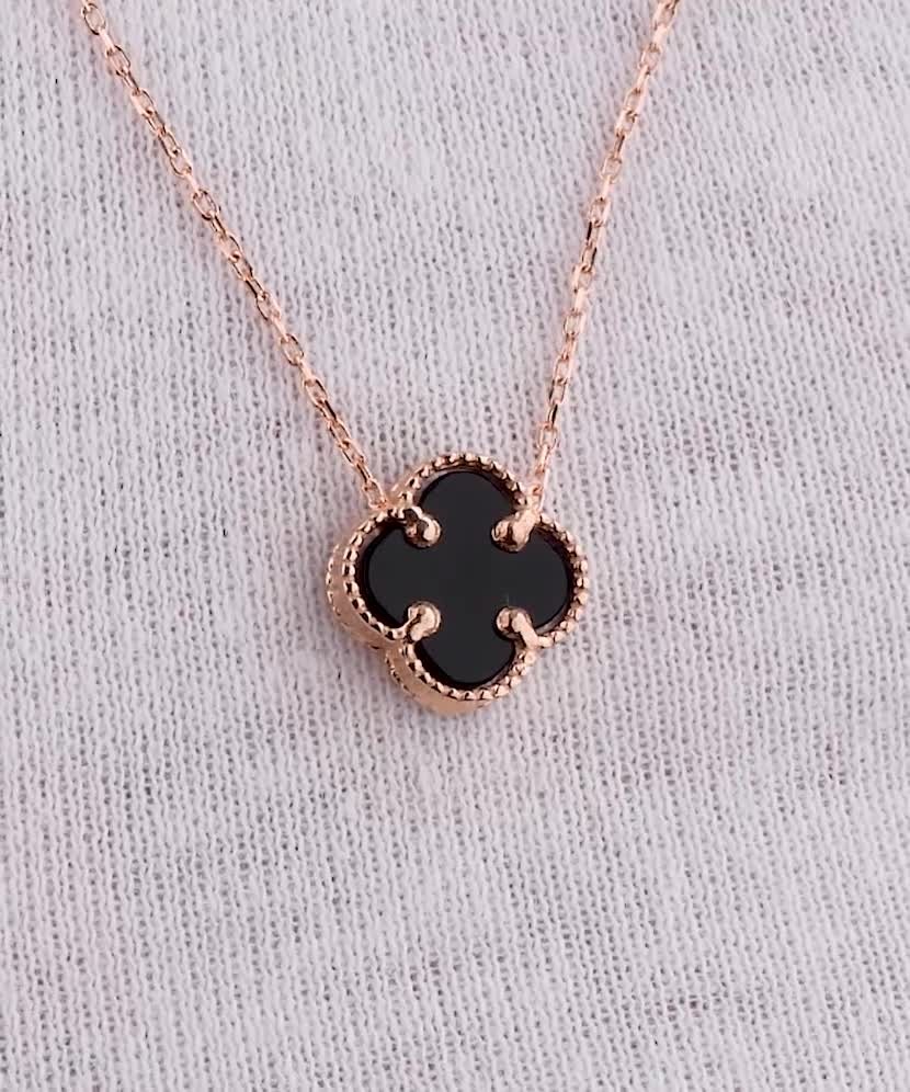 Auksinė grandinėlė su emales pakabuku  - Goldinga