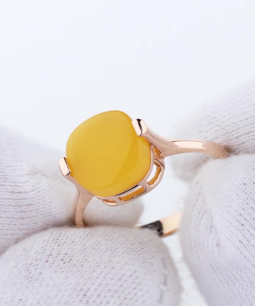 Auksinis žiedas su gintaru  - Goldinga