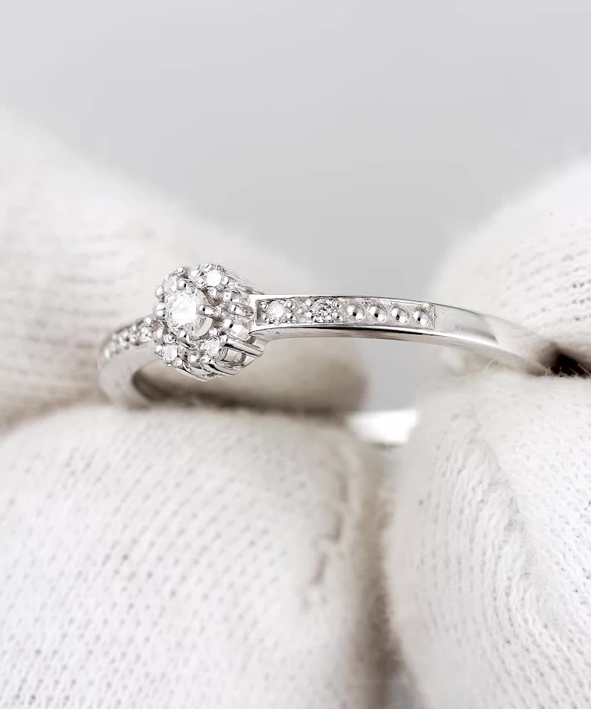 Balto aukso žiedas su deimantais  - Goldinga